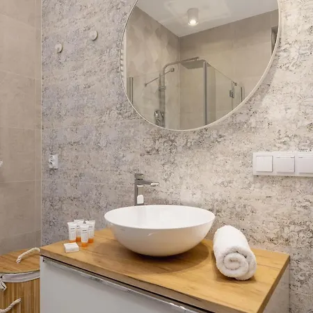 Apartman Modern Kazimierz For 4 Guests Only 1 Km To Wawel Castle By Renters