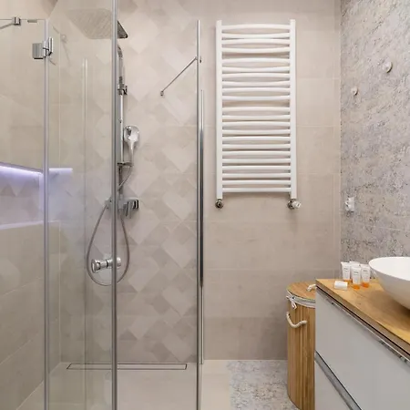 Modern Kazimierz For 4 Guests Only 1 Km To Wawel Castle By Renters Kraków